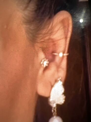 Sırğalar: Piisinq sırqa. 60 Azn almışam. 2 həftə istifadə etmişəm. İşimlə — 10