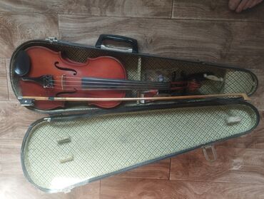 чехлы для скрипки: Скрипка 4/4, мостик, канифоль хорошая, чехол. Без смычка