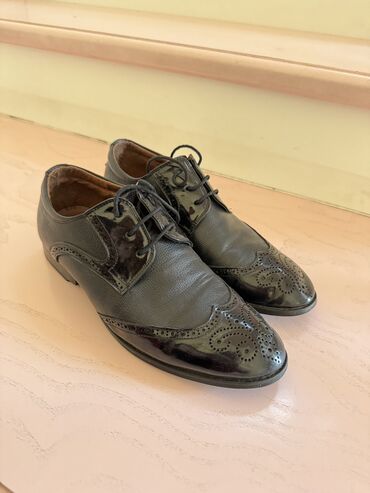 обувь для садика: Мужские кожаные туфли! Состояние отличное 👌