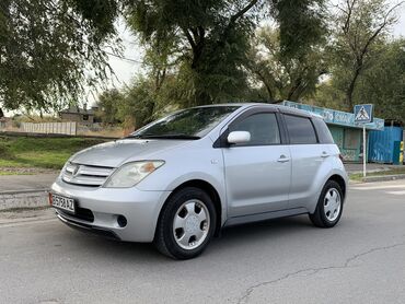 Toyota: Toyota ist: 2003 г., 1.3 л, Автомат, Бензин, Хэтчбэк