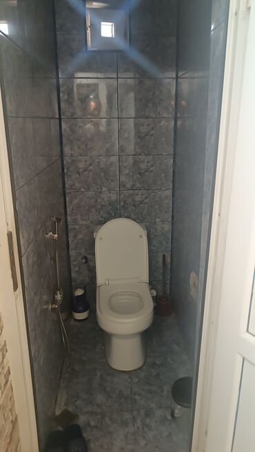 Həyət evləri və villaların satışı: -Ev Xırdalan şəhəri, Adıgözəlov küçəsi, 34a ünvanında yerləşir — 9