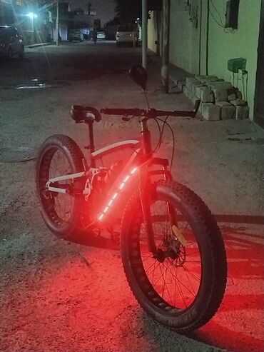 qalın teker velosiped: İşlənmiş Elektrik velosipedi 26", 250 Vt