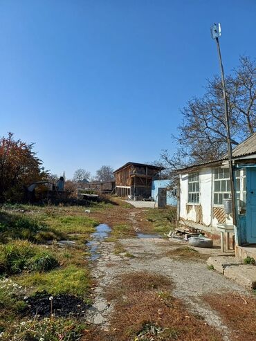 синиму дом: Сатам Мүйүздүү бодо мал фермасы, 17 соток, Иштебеген, Жарым-жартылай жабдуулары менен, Коммуникацияларсыз