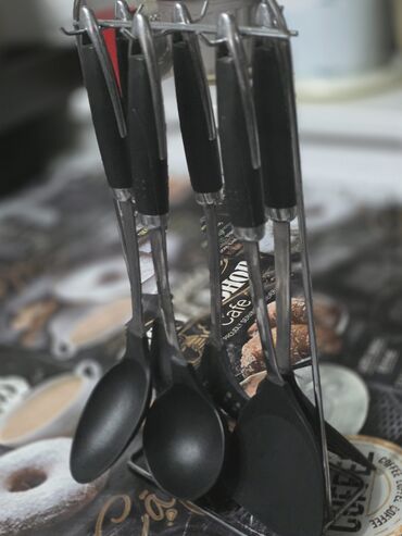 Кастрюли: Газовая плита Klass. 3 комфорки газовые и одна электрическая. духовка — 13