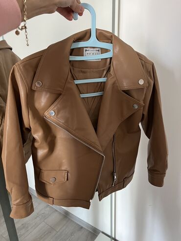 мужской кожаный куртка: Косуха . Куртка кожаная размер 140 уни, есть ремень