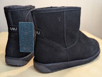 современные коляски для новорожденных: Новые угги,натуральная черная замша,мех меринос(натуральная овчина)