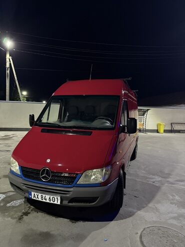 Легкий грузовой транспорт: Легкий грузовик, Mercedes-Benz