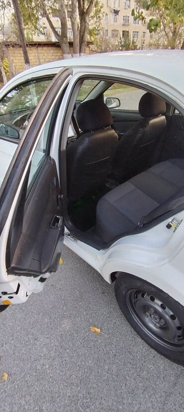 Chevrolet: Chevrolet Aveo: 1.2 l | 2011 il 420000 km Sedan — 8