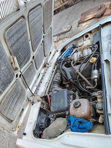 opel vectra b: VAZ 2107 sedan – ağ rəng, 4 qapı. Texniki və xarici xüsusiyyətlər: - — 9