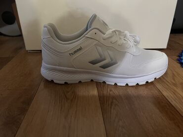 красовки бу: Эркектердин кроссовкасы, 43, Hummel, Жаңы, түсү - Ак, Өзү алып кетүү