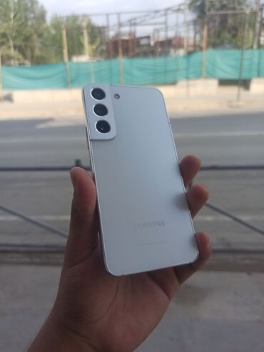телефон кыргызстан: Samsung Galaxy S22, Б/у, 256 ГБ, цвет - Белый, 1 SIM