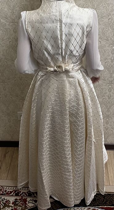 Повседневные платья: Продаю платье всё в комплекте,одевала один раз,можете примерить на — 4