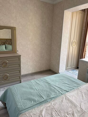 срочно продаётся 1 комнатная квартира в районе шлагбаум по улице кенсуйская 17 пересекает интергельпо ориентировочно парк фучика: 2 бөлмө, Чогуу жашоосу жок, Толугу менен эмереги бар