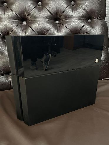 macbook 16: Sony PlayStation 4 (FAT) черного цвета. Комплектация: - Консоль PS4 — 3