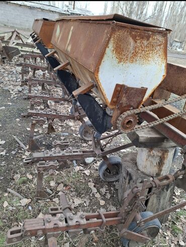 Другие тракторы: Трактор с навесным оборудованием Описание: - Колёсный трактор синего — 7