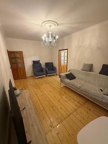 bayilda heyet evi: Bakı, Köhnə Günəşli, 5 otaqlı, Köhnə tikili, m. Həzi Aslanov, 115 kv. m — 3