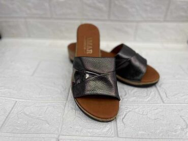 Papuče: 36-40
1600 din
Roba sa kosova — 8