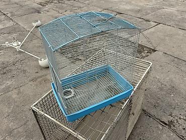 Клетка для птиц небольшого размера. - Материал: металлическая