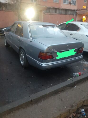 mersedes qapi: Mercedes-Benz 200: 2 l | 1992 il Sedan