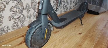 işlənmiş gitara: Salam. Mi scooter s1 satilir. 150 km sürülüb prablemsizdi tecili