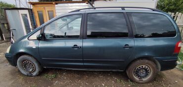 Ford: Ford Galaxy: 2002 г., 2 л, Механика, Газ, Минивэн