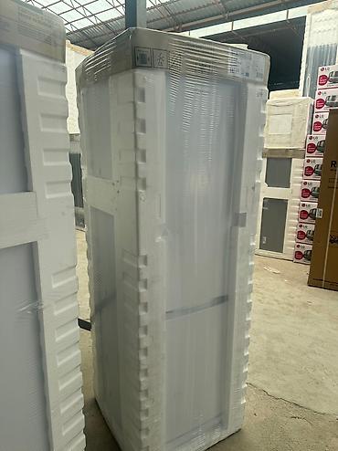 Холодильники: Холодильник Indesit, Новый, Двухкамерный, De frost (капельный), 60 * 185 * 65 — 8