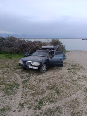 124 поворотник: Mercedes-Benz W124: 1993 г., 2.2 л, Механика, Бензин, Универсал