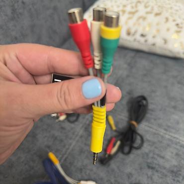 Audio və video kabellər: RCA və 3.5 mm AUX kabel dəsti Məhsul təsviri: - Müxtəlif uzunluqlarda — 7