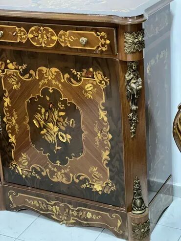 komode za kuhinju forma ideale: Stilska komoda u intarziji 🪑 Komoda u dobrom stanju, osim jednog