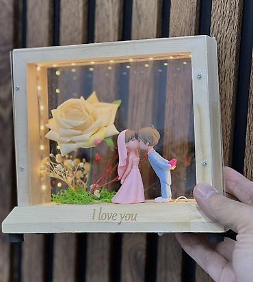 Romantik LED dekor qutusu – “I love you” yazılı taxta çərçivə Suvenir