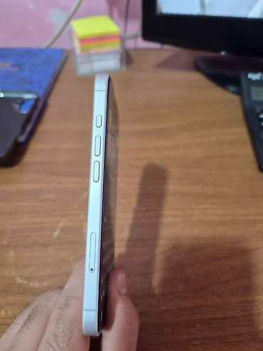 irsad iphone 11 pro max: IPhone 16, 256 GB, Ağ, Barmaq izi, Face ID — 6
