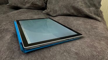 Apple MacBook: Apple MacBook, 13.3 ", Intel Core i5, 256 GB — 7