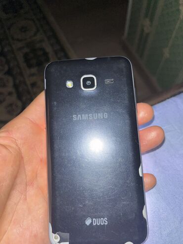 самый маленький сенсорный телефон: Samsung Galaxy J2 2016, Б/у, 16 ГБ, цвет - Черный, 2 SIM
