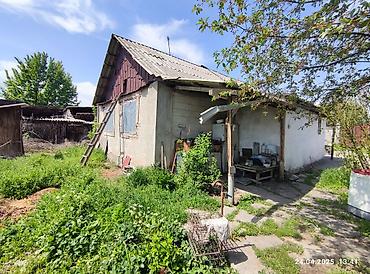 Продажа коттеджей и домов: Продаётся дом, в пос. Манас, рядом с трассой, участок 6,6с.(17*40м.) — 3