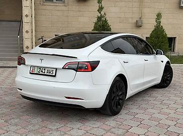 100 перохдка: Tesla Model 3: 2021 г., 5 л, Автомат, Электромобиль, Седан — 5