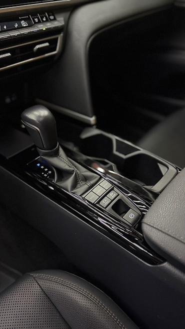 Toyota: Toyota Camry: 2025 г., 2.5 л, Вариатор, Гибрид, Седан — 9