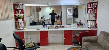 Административный персонал: Salon mebeli satilir idyal veziyyetdə !!! Yiqilib 2100 manata3 ay