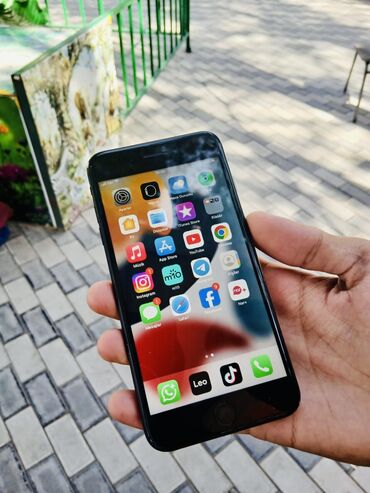 Apple iPhone: IPhone 7 Plus, 32 GB, Natural Titanium, Barmaq izi