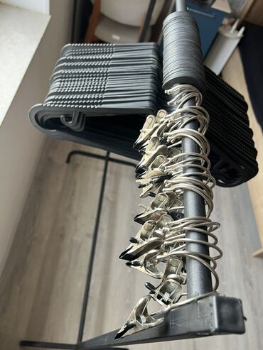 Mağaza asılqanları: 1 ədəd 1 manat 30 ədəddir Metal paltar asqısı klipləri – çoxlu sayda — 11