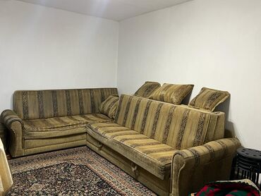 кара бата бу диван: Угловой диван, цвет - Коричневый, Б/у