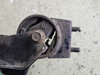 Подушки мотора: Подушка мотора Mazda 1997 г., Б/у, Оригинал, Германия — 7