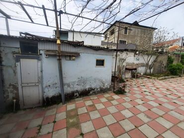Həyət evləri və villaların satışı: Bakıxanov qəs. 5 otaqlı, 90 kv. m, Orta təmir — 15