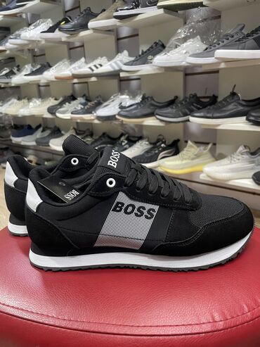 Туфли: Мужские кроссовки BOSS (размеры 40-44) Стильные и универсальные