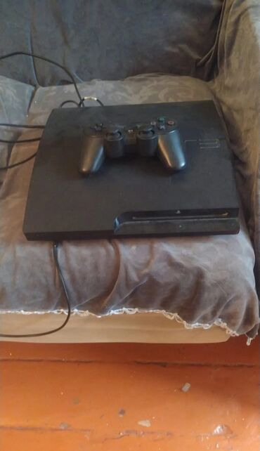 playstation 3 qiyməti: Plesteşin 3 Slim satılır iki pultuda var içinde 30 oyun var