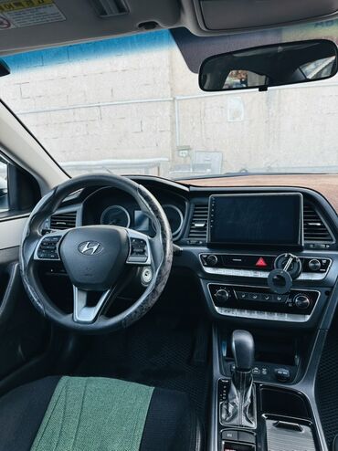 Hyundai: Hyundai Sonata: 2019 г., 2 л, Автомат, Газ, Седан — 8