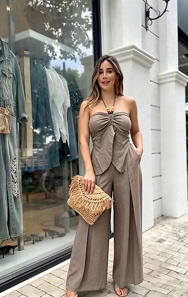 poslala: Ženski set – top bez bretela i široke pantalone
2999 din
S M L — 8