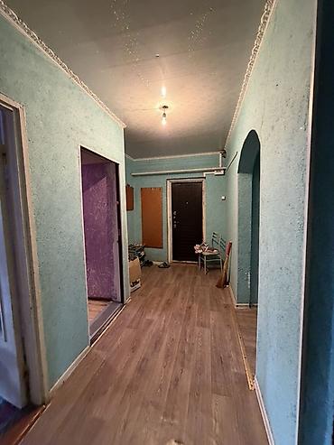 Батирлер: 3 бөлмө, 60 м², 105-серия, 1 кабат, Эски ремонт — 5