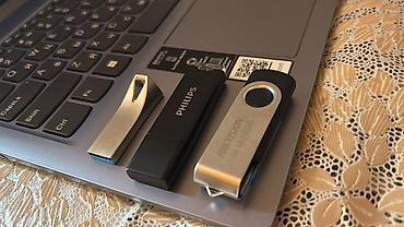airpods mac: USB fleş yığıntısı – 3 ədəd. 32.16.8 GB - Philips USB fleş: qara — 1