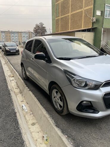 Chevrolet: Chevrolet Spark: 2017 г., 1 л, Бензин, Хэтчбэк at lalafo.kg — 4 Chevrolet: Chevrolet Spark: 2017 г., 1 л, Бензин, Хэтчбэк — 4