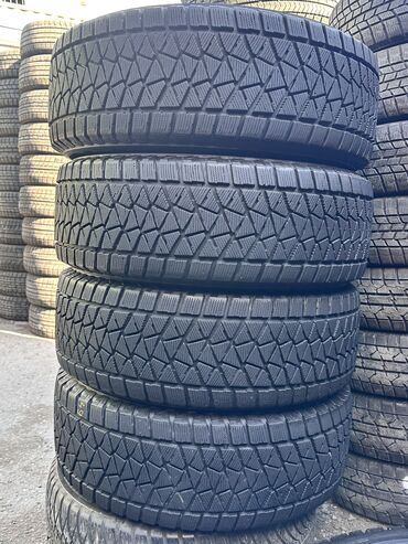 резина на внедорожник: Шины 265 / 65 / R 17, Зима, Б/у, Комплект, Внедорожные (АТ/МТ), Япония, Bridgestone